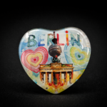 Herzmagnet Berlin schwarzer Hintergrund